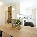 Chloe Exklusiv In Lage Mit Strandkorb Am Appartement