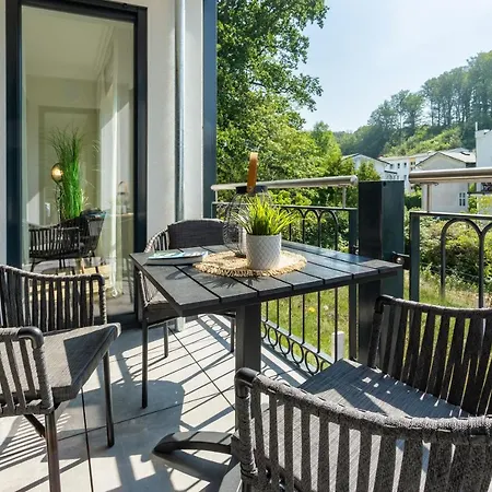 Chloe Exklusiv In Lage