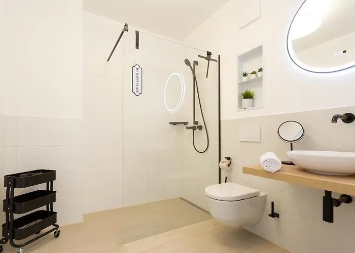 Chloe Exklusiv In Lage Mit Strandkorb Am * Binz